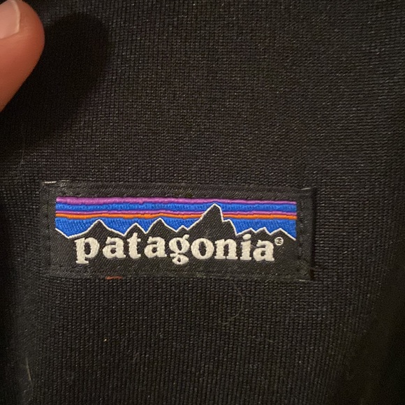 Patagonia women’s full-zip hoodie - Picture 3 of 6